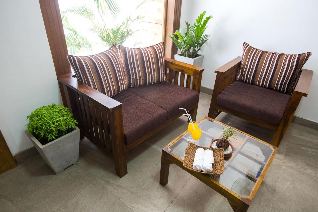 Maple Tree Residencies Hotel Dehiwala-Mount Lavinia Екстериор снимка