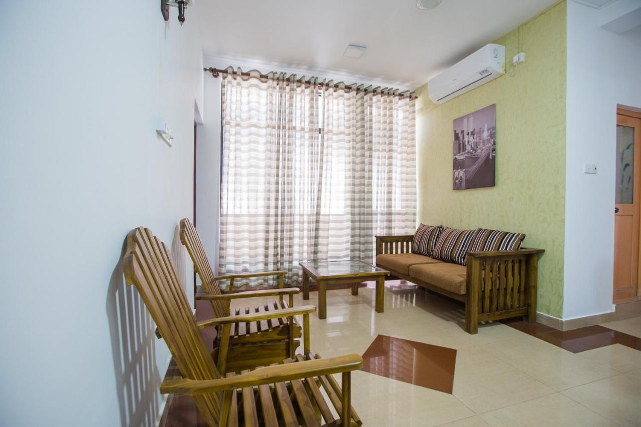 Maple Tree Residencies Hotel Dehiwala-Mount Lavinia Екстериор снимка